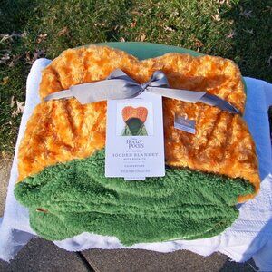 Disney Hocus Pocus Winifred Oversized Hooded Blanket, New